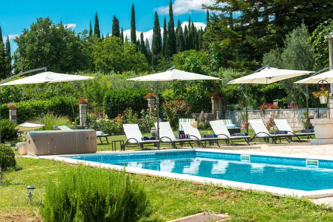 Villa Thousand Roses Lovorno Exterior photo